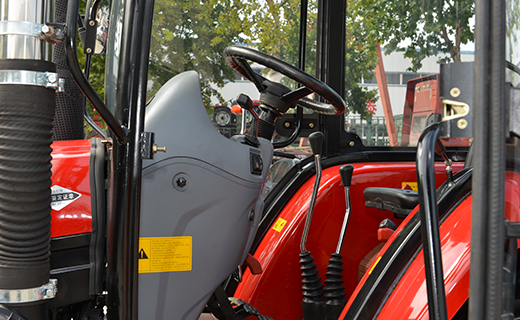 BG大游-600型拖拉机