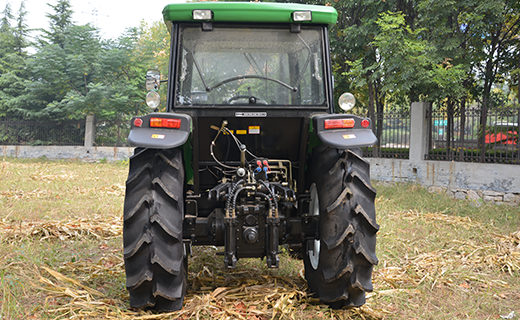 BG大游-1104型拖拉机