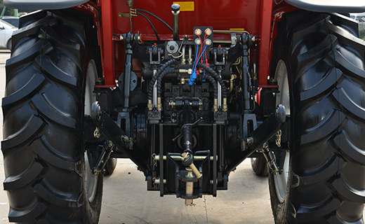 BG大游-1000型拖拉机