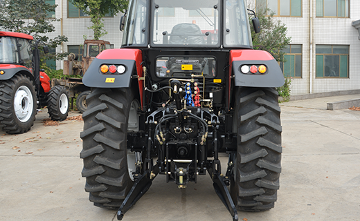 BG大游-1504型拖拉机